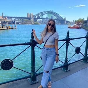 Meet your Posher, Brooke